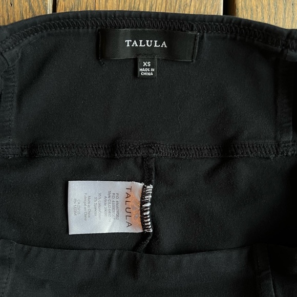 Talula Black Mid-Rise (Chill) Full Length Leggings - XS - Picture 7 of 9